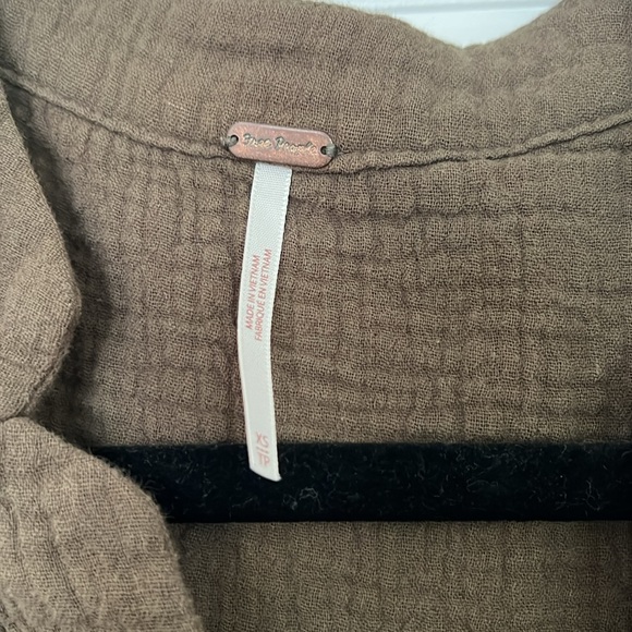 Free people/ we the free bundle- 2 shirts (XS) and 1 jacket (s) - Picture 9 of 9